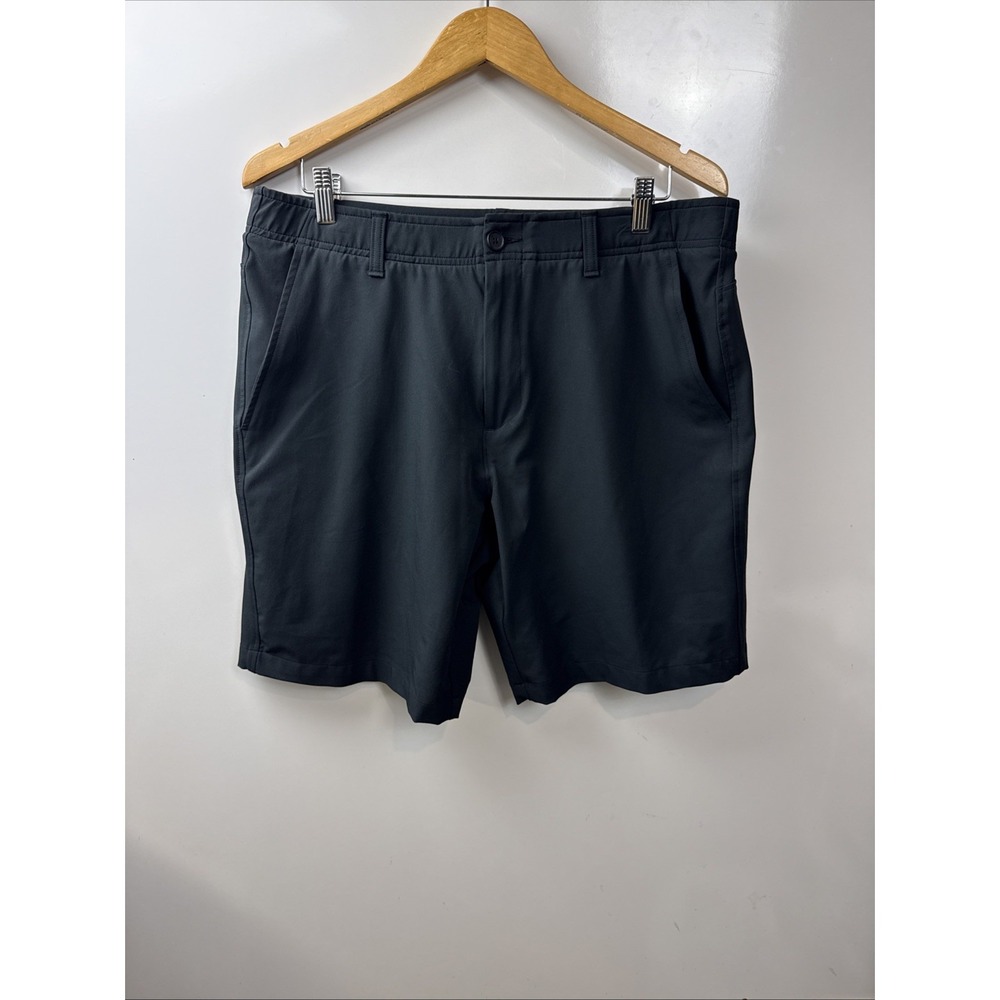 Under Armour UA Shorts Men's Size 36 Black Chino Golf Performance Stretch 9"ins